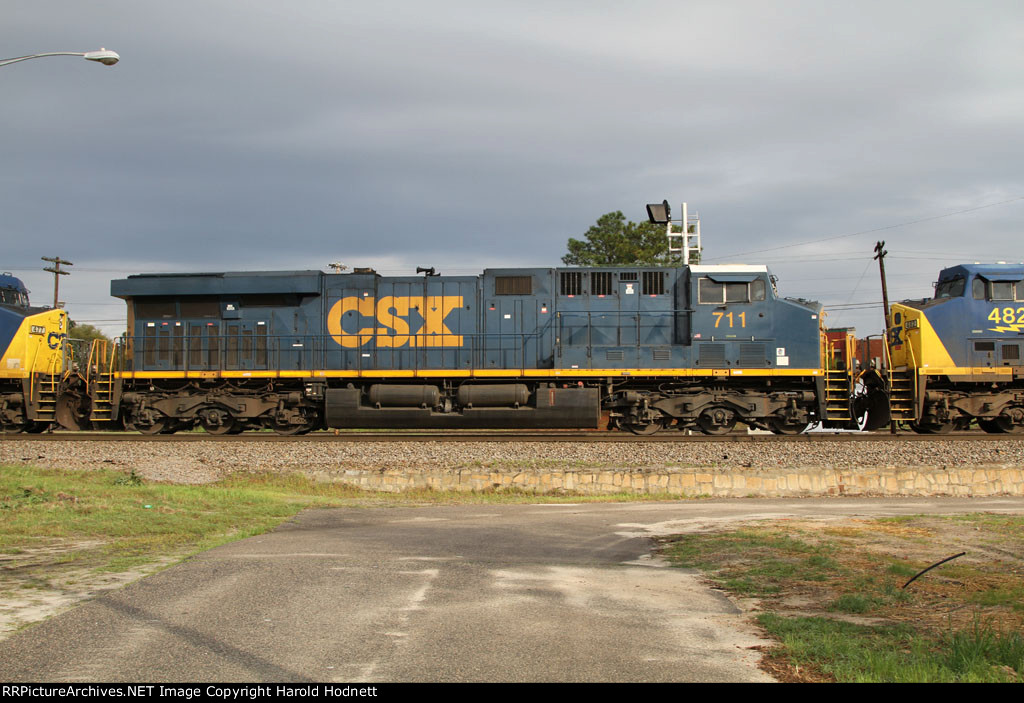 CSX 711